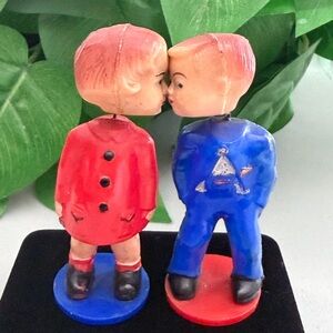 1970 Vintage Kissing Boy/Girl Figurine - Made in Hong Kong